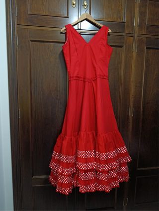 Vestido de flamenca rojo con lunares