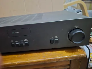 Amplificatore NAD 3020i Nero