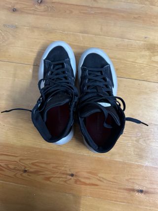 Zapatillas Adidas Negras y Blancas