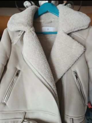 Cazadora elegante y caliente mujer