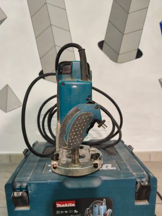 Fresadora Makita RP2300FC