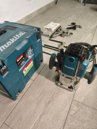 Fresadora Makita RP2300FC