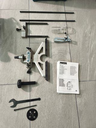 Fresadora Makita RP2300FC