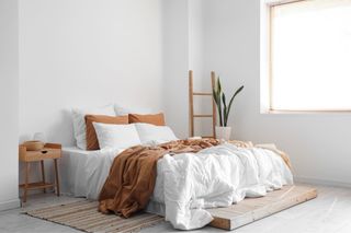 SE ALQUILA HABITACION COPA DEL REY