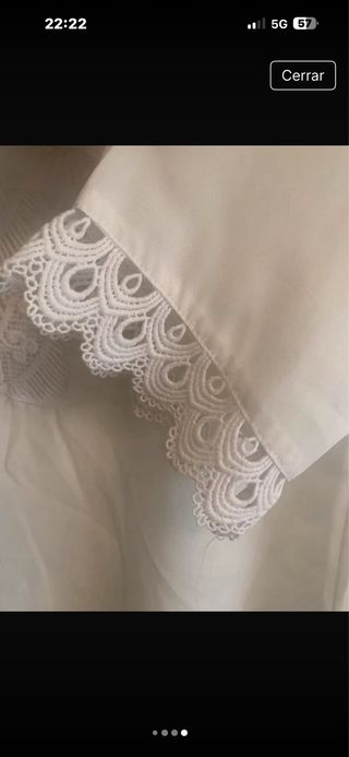 Blusa blanca con encaje