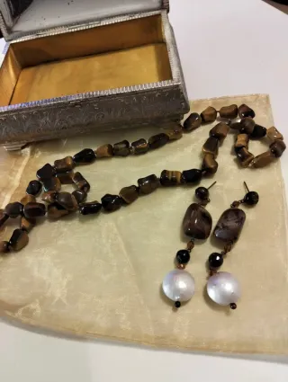 Parure collana e orecchini pietre naturali