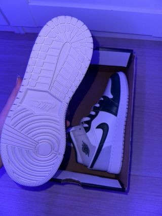 Zapatillas Air Jordan 1 MID SE Verde y Blanco