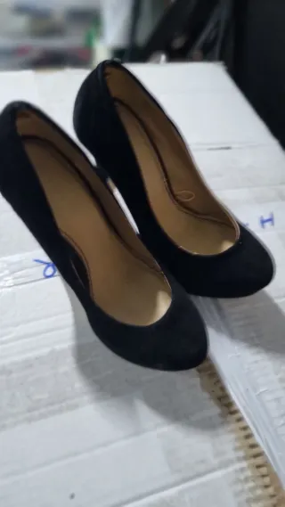Zapatos de tacón negros con plataforma