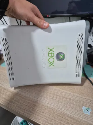 Xbox 360 Fat 20GB + cavi, 1 controller e 2 giochi