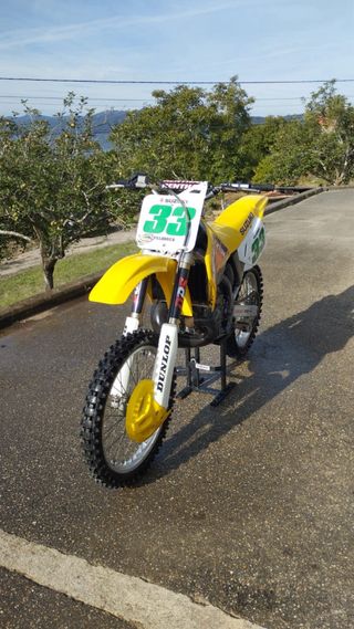 Suzuki RM 250 Motocross