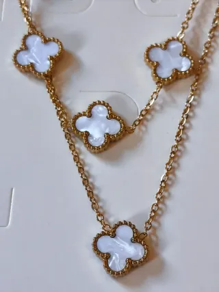 Conjunto Collar Pendientes y pulsera de Trébol