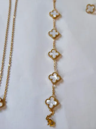 Conjunto Collar Pendientes y pulsera de Trébol