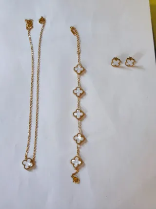 Conjunto Collar Pendientes y pulsera de Trébol