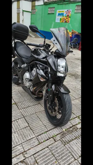 Kawasaki ER-6n Negra