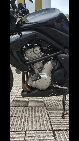 Kawasaki ER-6n Negra