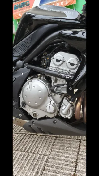 Kawasaki ER-6n Negra