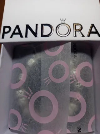 Bracciale Pandora con 12 charms e 4 clip