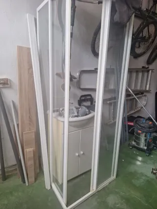 Mampara de ducha cristal y plástico