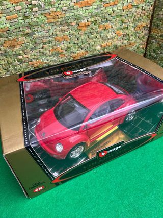 VW New Beetle (1998) – 1:18 – Gold Collection