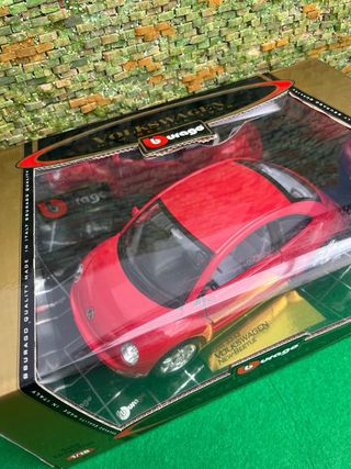 VW New Beetle (1998) – 1:18 – Gold Collection