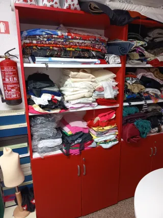 Armario Estantería Rojo y Blanco