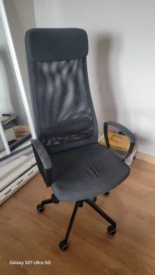 Silla de oficina IKEA MARKUS gris oscuro