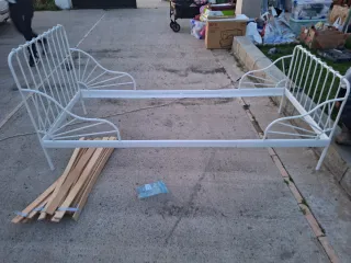 Cama infantil metálica blanca