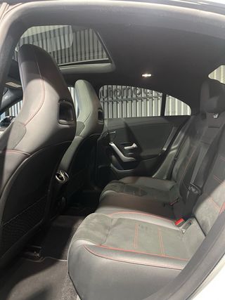 Mercedes-Benz Clase CLA 200d AMG