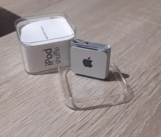 Apple iPod Shuffle Plata, capacidad 2 GB, sin usar