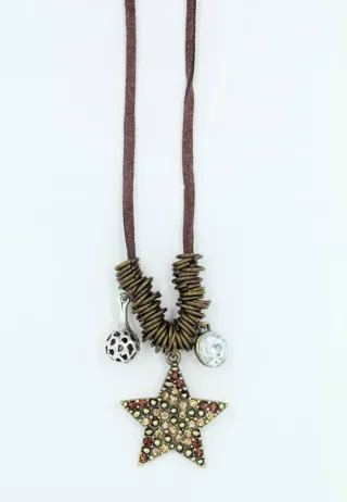 Collar meta y cuero vintage para que elijas.