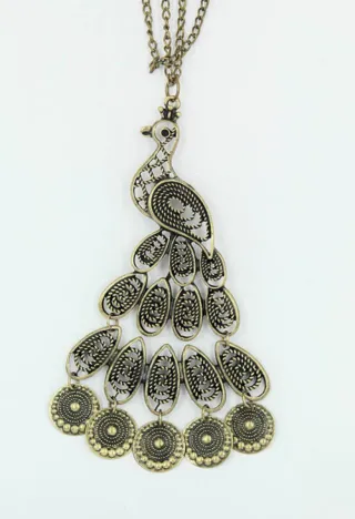 Collar meta y cuero vintage para que elijas.