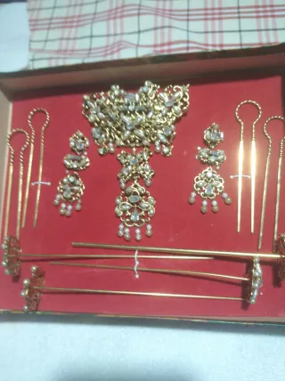 Aderezo desmontable y convertible con perlas de al