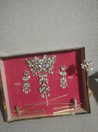 Aderezo desmontable y convertible con perlas de al