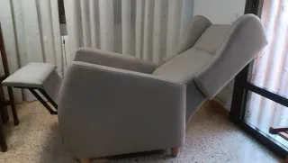 Sillón reclinable manual beige