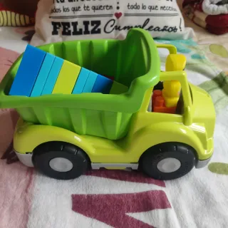 Camión de Juguete con Bloques