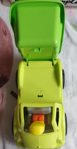 Camión de Juguete con Bloques