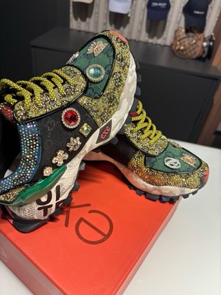 Zapatillas EXE con pedrería Talla 38