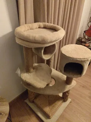 Rascador para gatos beige