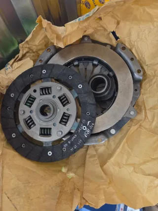 Lote de piezas de repuesto