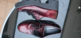 Zapatos charol granates Creeks talla 39