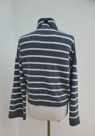 Jersey de cuello alto a rayas