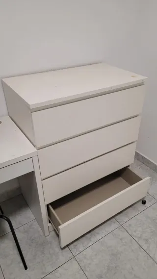 Cama matrimonio IKEA + escritorio y cajonera