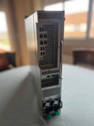 QNAP TS-873U-RP NAS Servidor + 32 TB