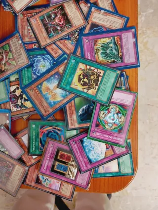 Carte Yu-Gi-Oh! vecchie e miste