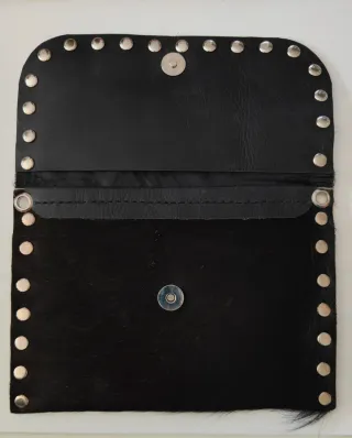 Bolso Pelo Potro y Piel Tachuelas