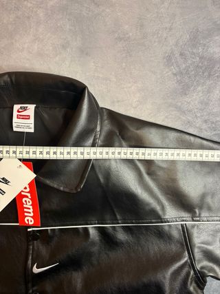 Giacca Nike x Supreme Nera
