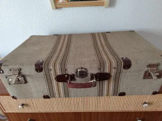 Maleta antigua de viaje