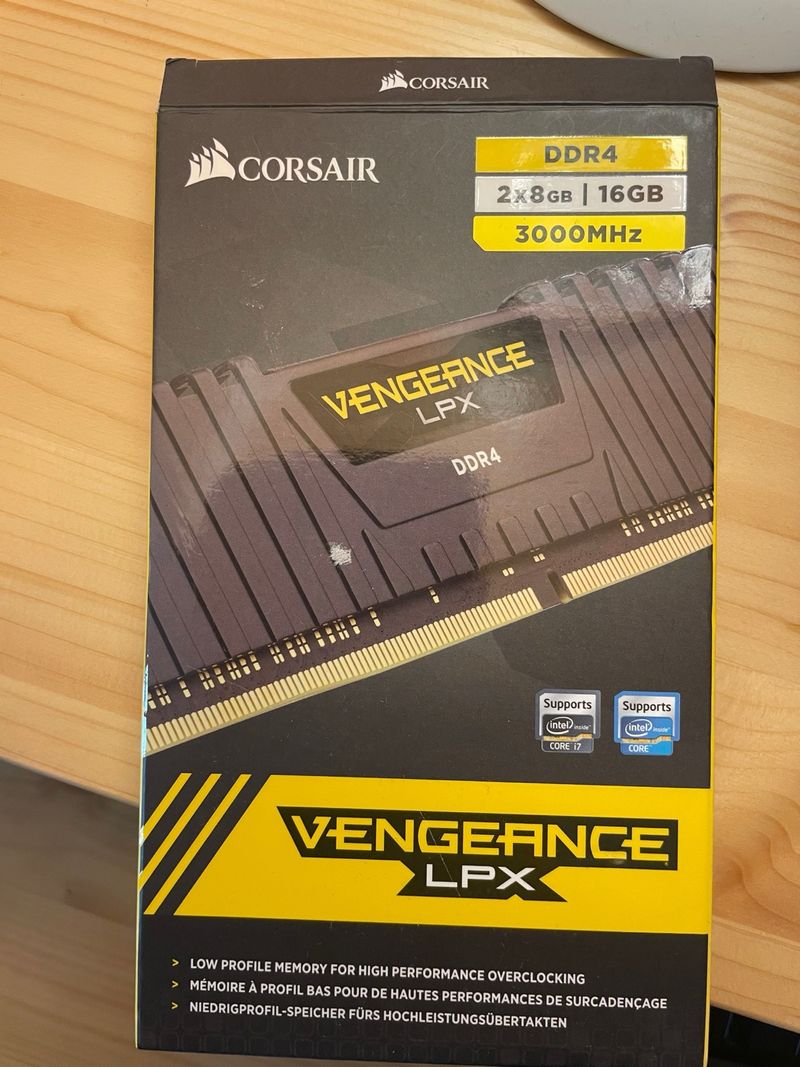 RAM Corsair DDR4 Vengeance LPX 16GB