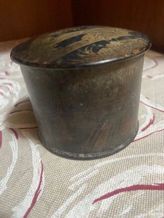 Scatola rotonda antica