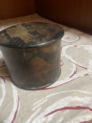 Scatola rotonda antica